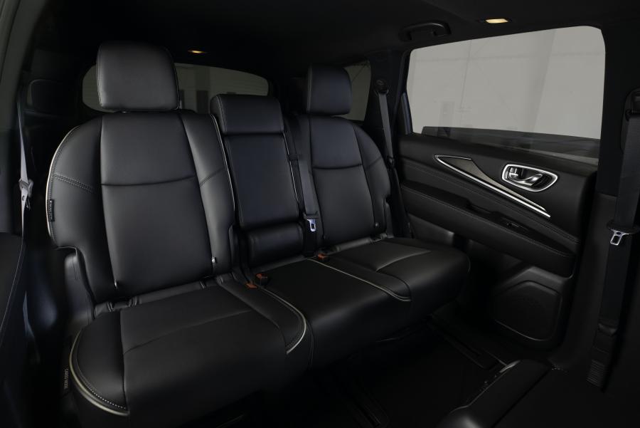 Интерьер Infiniti QX60 3.5 Edition 30 2019 года  (фото 3 из 6)